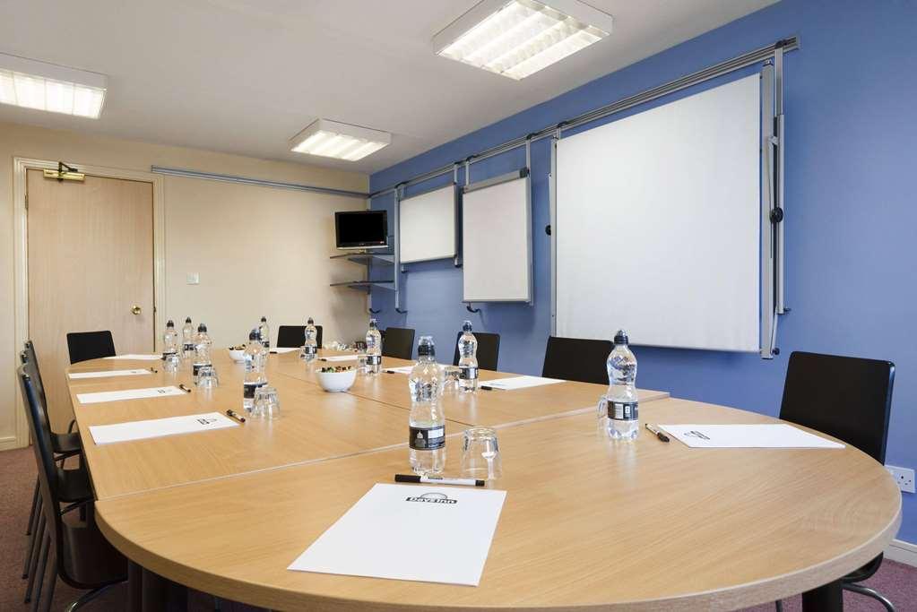 Super 8 By Wyndham Durham Facilidades foto